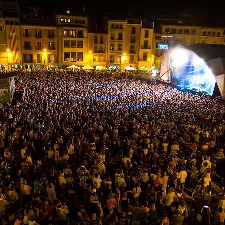 Apartaments Vicus 2 Con Vistas A La Plaza Mayor De 维克 外观 照片