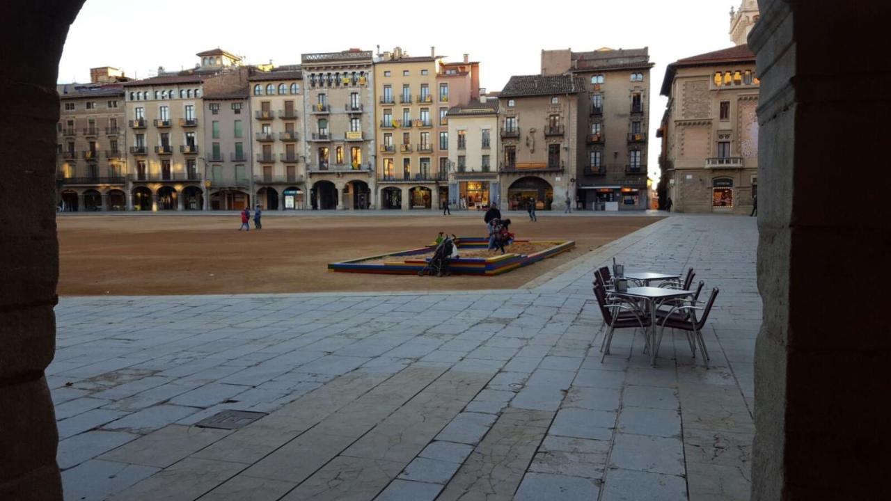 Apartaments Vicus 2 Con Vistas A La Plaza Mayor De 维克 外观 照片