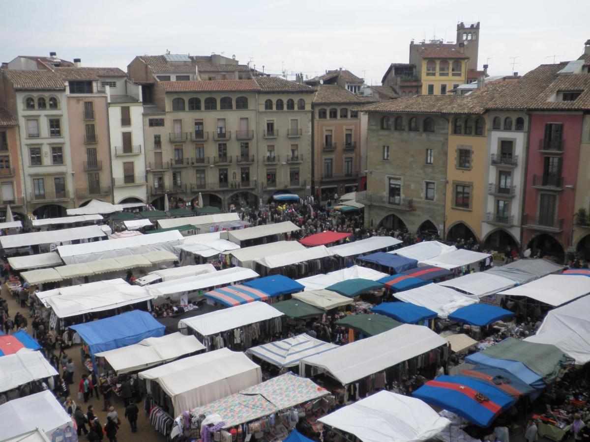Apartaments Vicus 2 Con Vistas A La Plaza Mayor De 维克 外观 照片