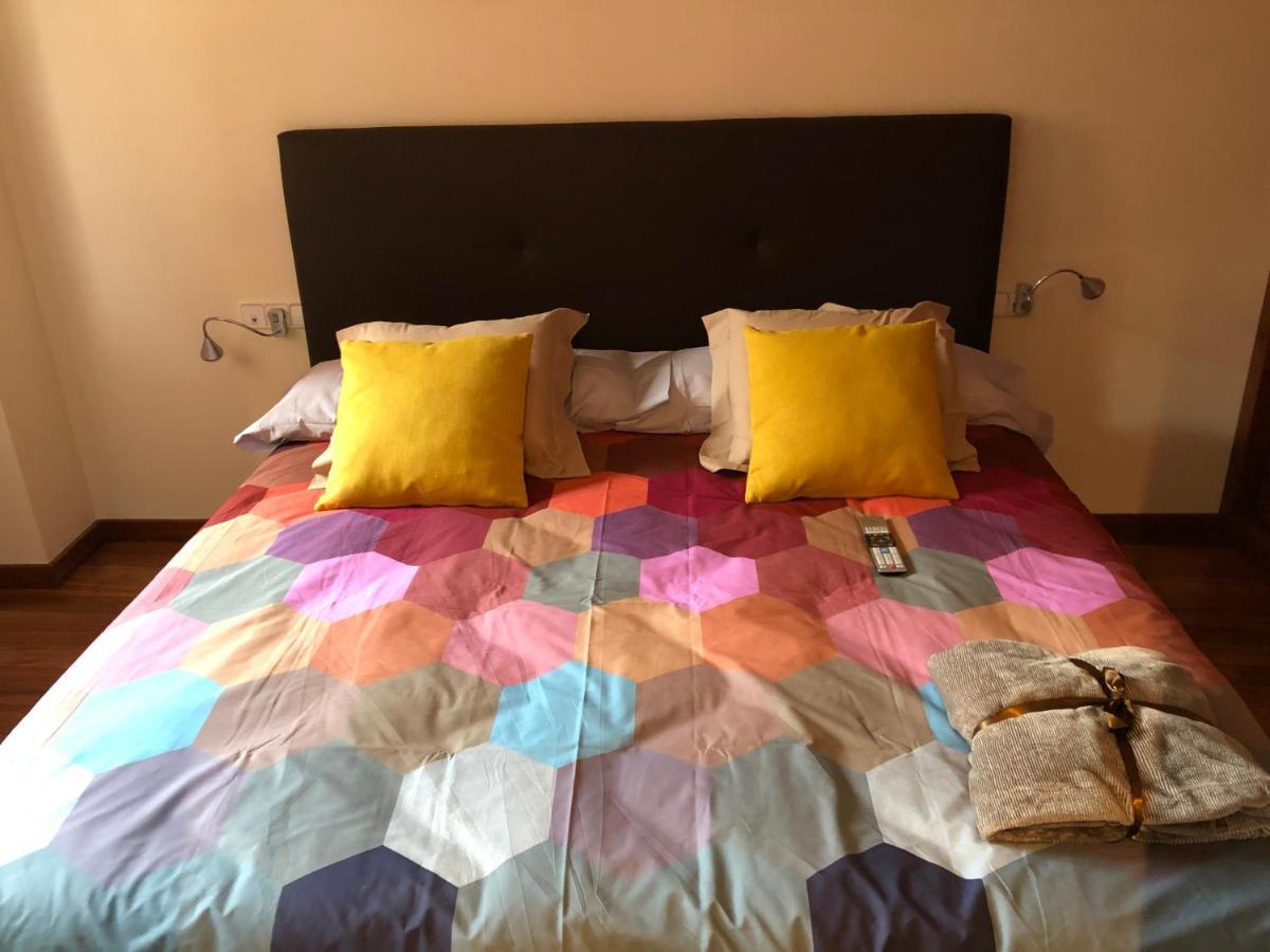 Apartaments Vicus 2 Con Vistas A La Plaza Mayor De 维克 外观 照片