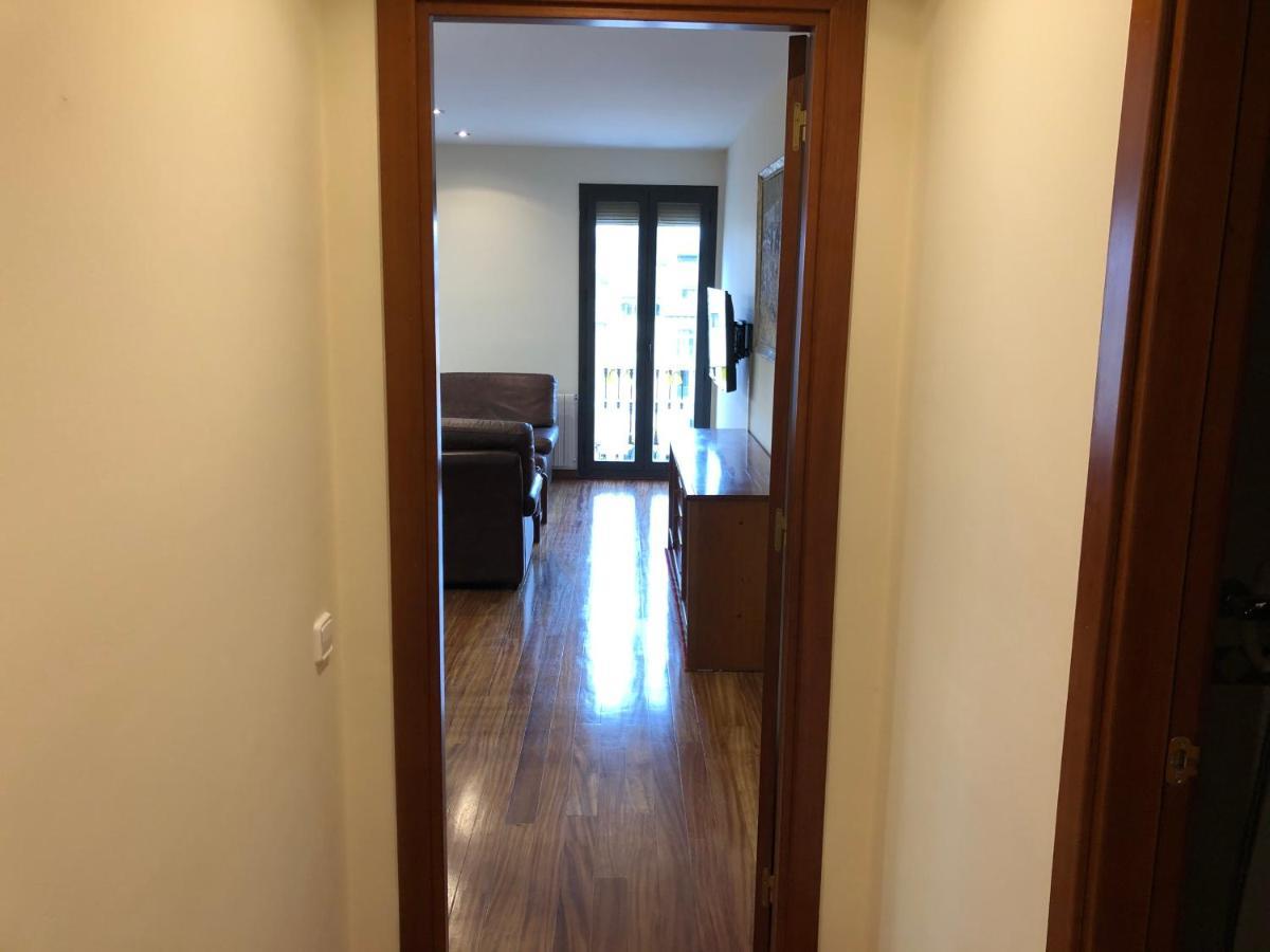Apartaments Vicus 2 Con Vistas A La Plaza Mayor De 维克 外观 照片