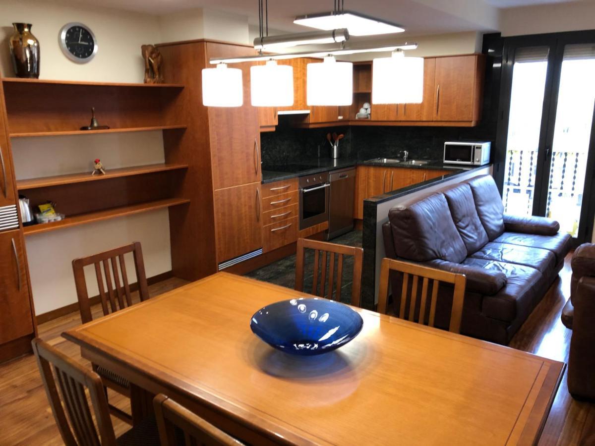 Apartaments Vicus 2 Con Vistas A La Plaza Mayor De 维克 外观 照片