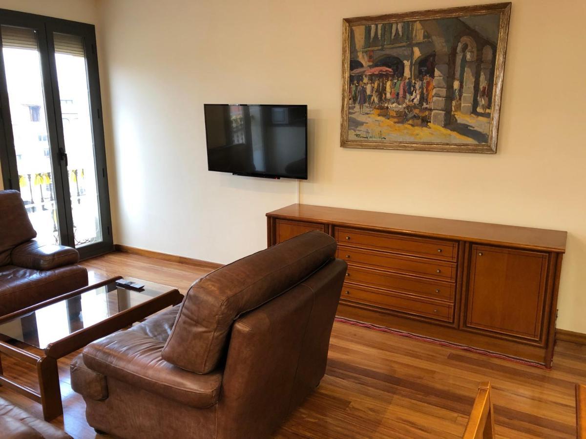 Apartaments Vicus 2 Con Vistas A La Plaza Mayor De 维克 外观 照片